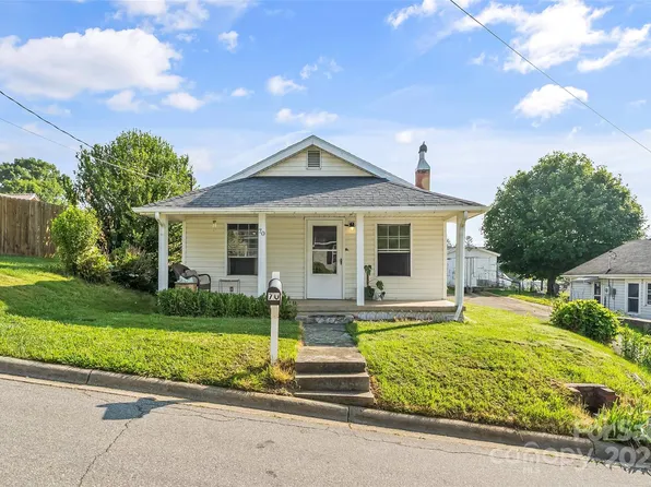 70 1st St, Canton, NC 28716