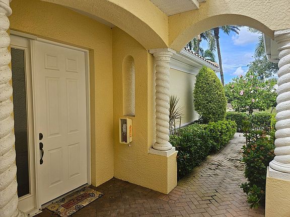 4th image of 110 Triano Cir #110