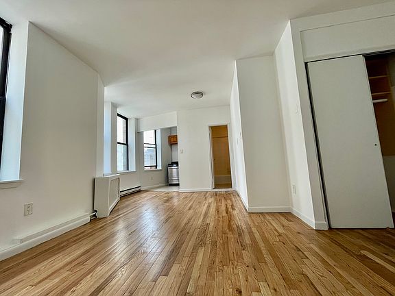 3rd image of 268 W 84th St APT 6A