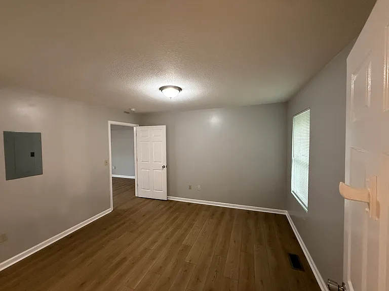 800 Lullwater Rd — Photo 19