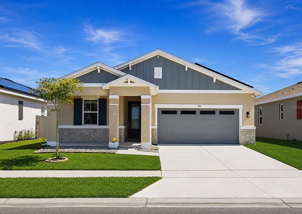 1st image of 984 Griffon Ave