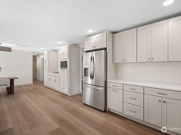 5th image of 720 E Guiberson Street