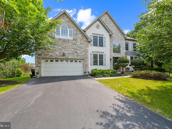 2530 Stony Creek Rd, Lansdale, PA 19446