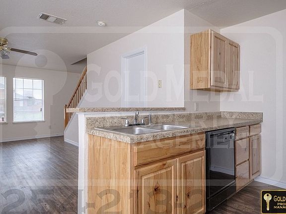 4th image of 5805 Redstone Dr APT D