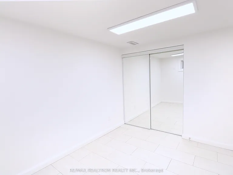 122 Longford Dr #BASEMENT — Photo 11