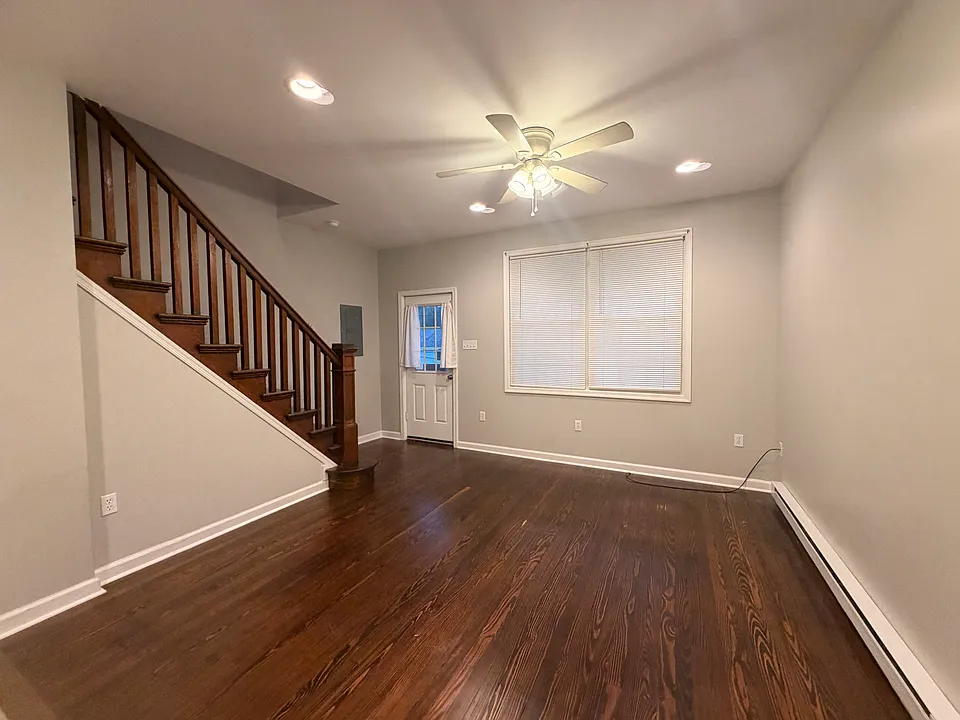 8F Arch St #8F