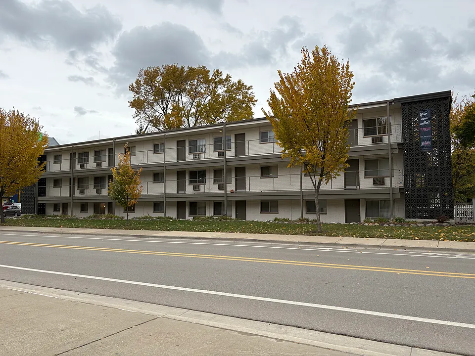 415 E. Hoover
