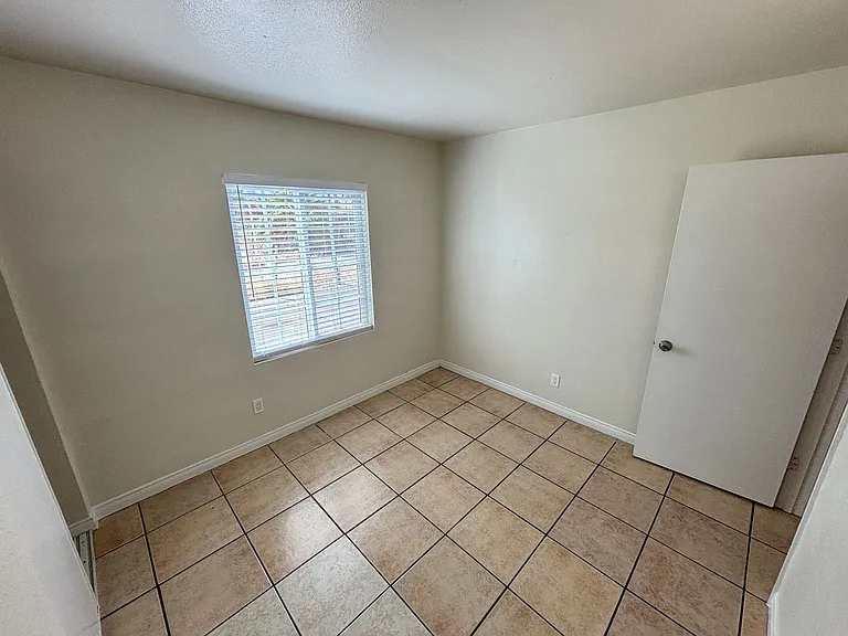 1420 Putnam Ave #4 — Photo 11