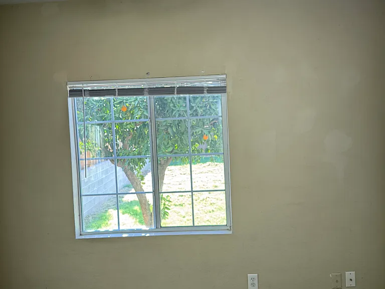 1024 Doyle St — Photo 4