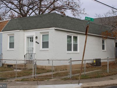 1039 Barker Rd, Sharon Hill, PA, 19079