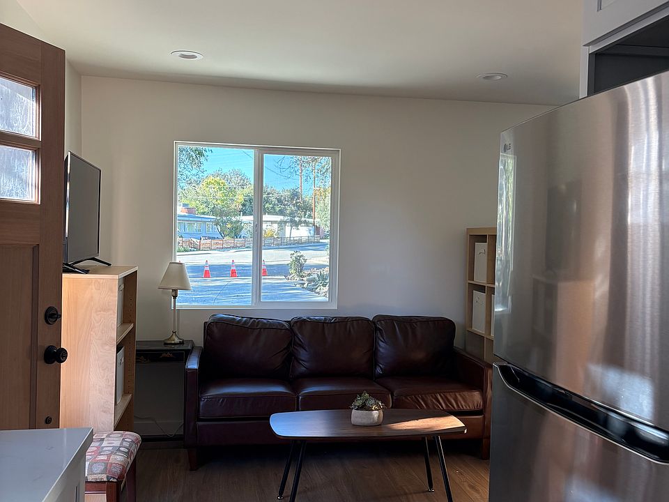 2nd image of 432 Westpoint Dr