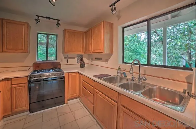 16885 Laurel Rd — Photo 10