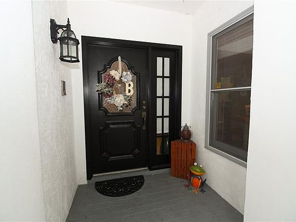 3rd image of 233 S Shadowbay Blvd