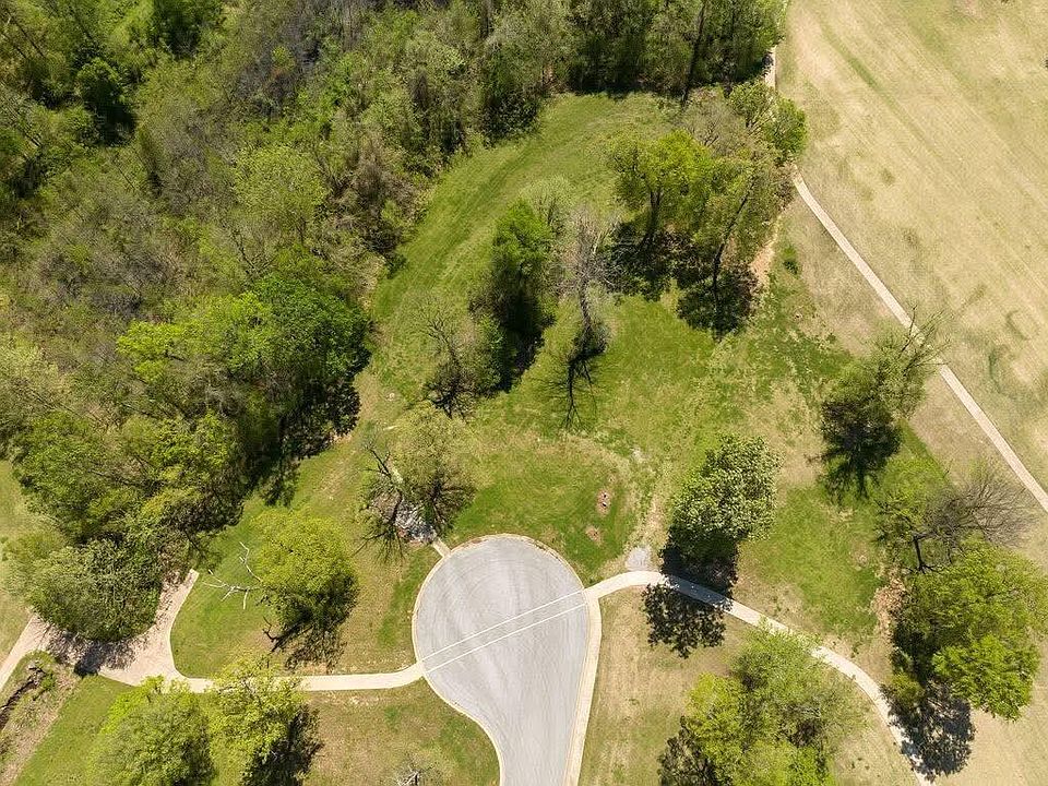 1st image of Eagle View Dr