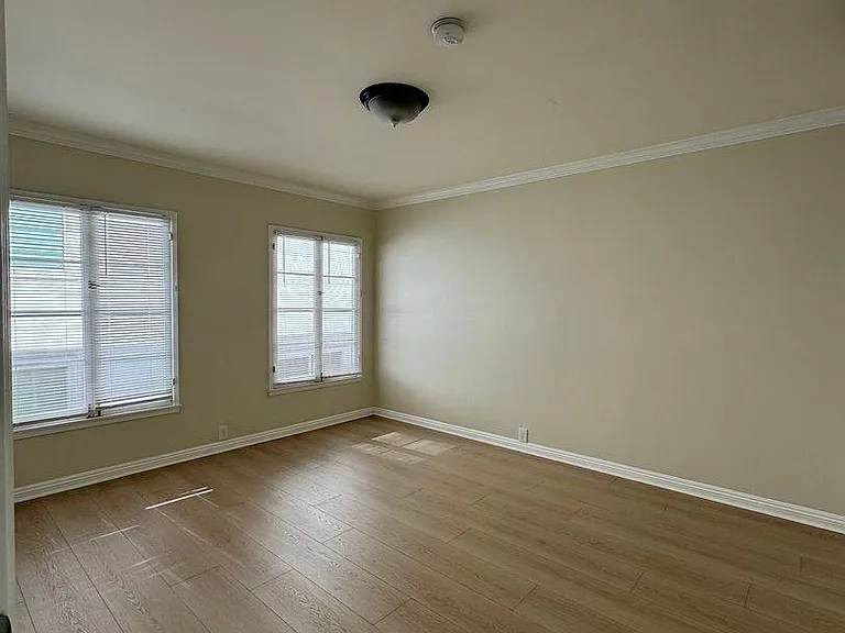 354 S Reeves Dr #B — Photo 10