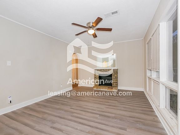 1575204_002_wm_-_living_room_13322248.jpg