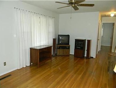 5th image of 1380 Maetzel Dr