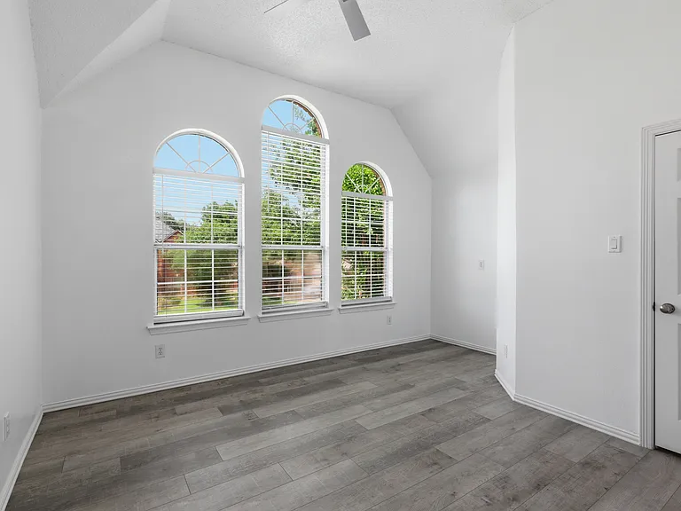 305 W Mill Valley Dr — Photo 30