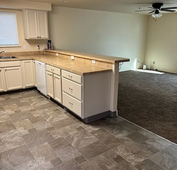 1195 Norway St NE — Photo 6