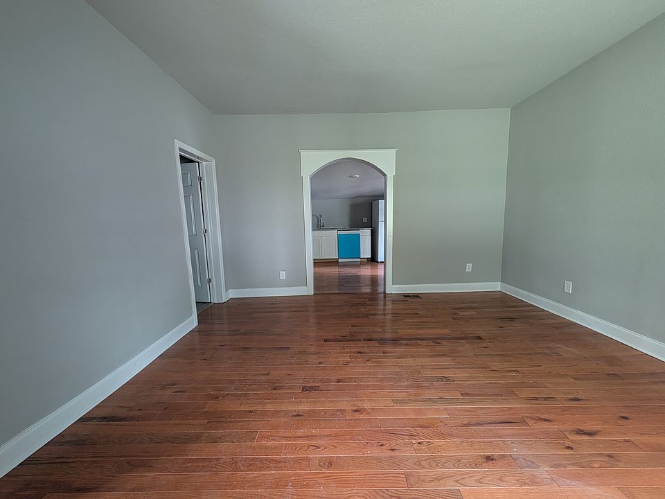 1st image of 328 West Ave #10THSTREET