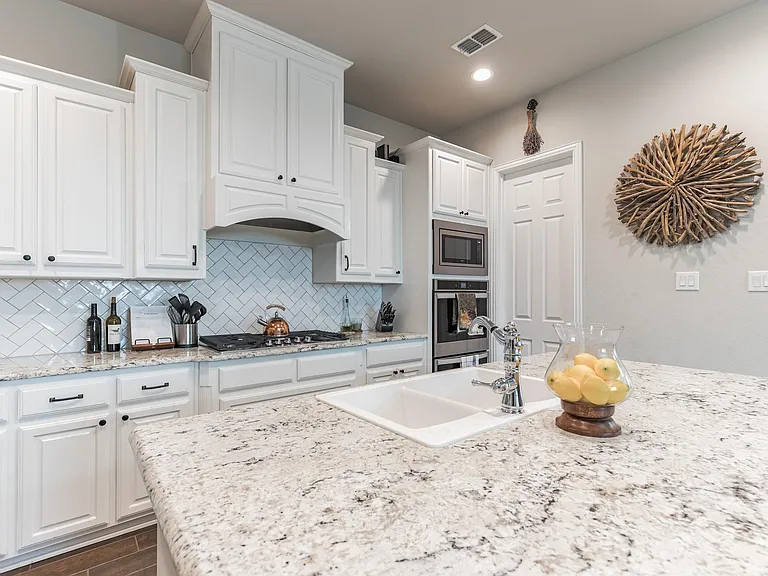 Kitchen 2_08122022