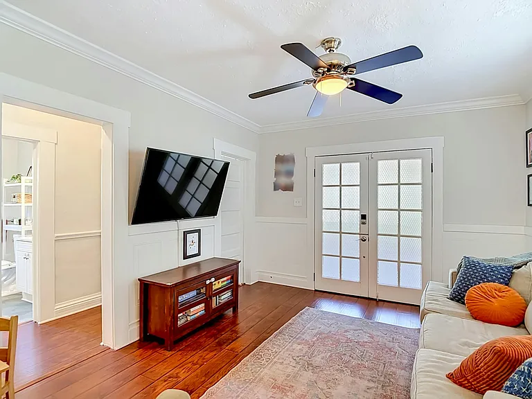 115 E Lambright St — Photo 18
