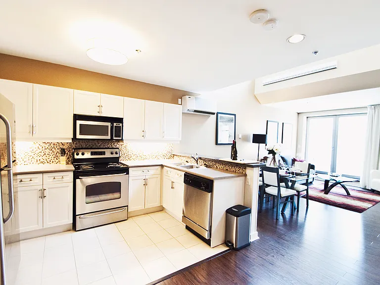 126 Sparks St — Photo 5