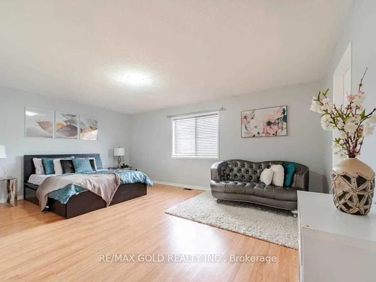 15 Sedgewick Cir — Photo 8