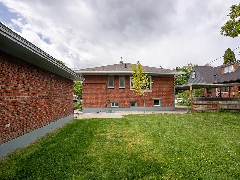 354 N 200 E — Photo 2