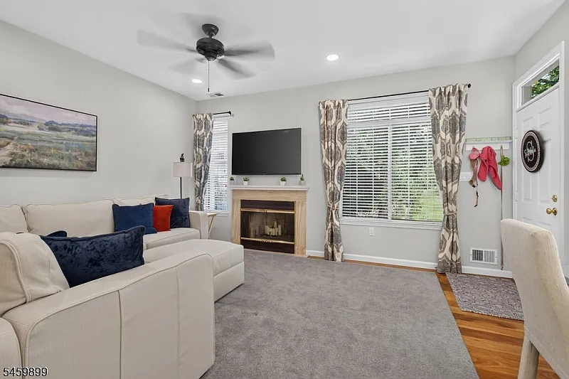2 bed, 2.5 bath, $3,200 — Photo 4