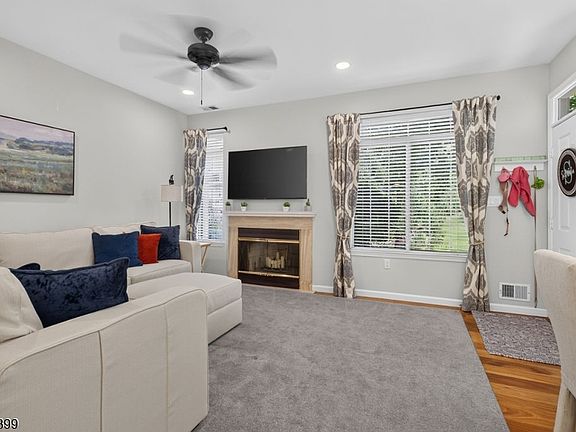 4th image of 32 Birchwood Rd