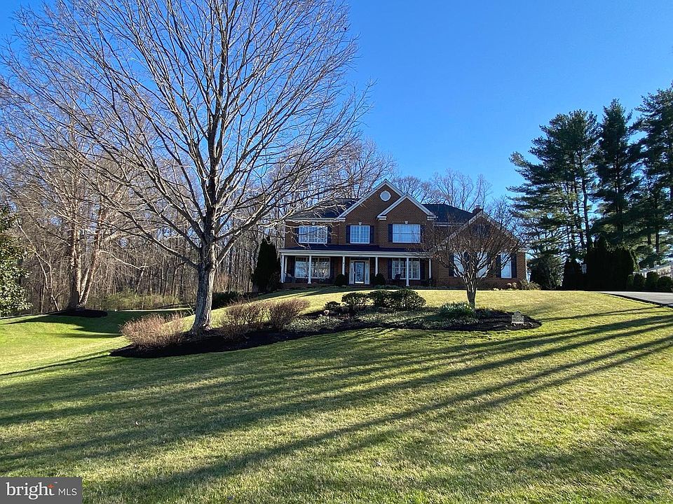 1st image of 10487 Hunting Hills Pl