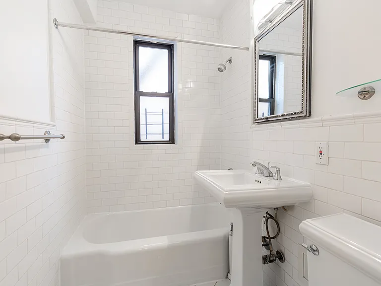 108 W 15th St #6J — Photo 6