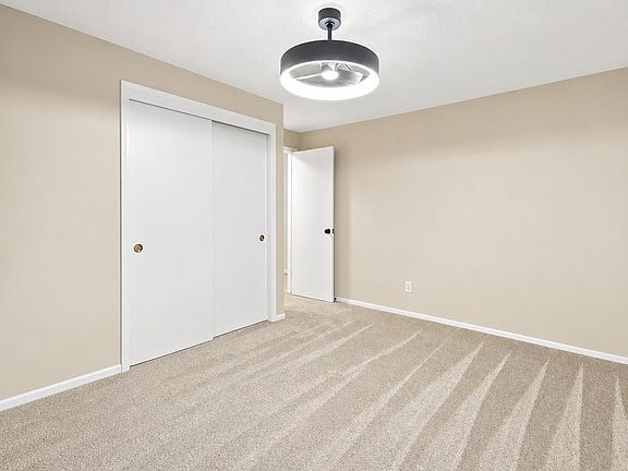 5th image of 910 Harmon Way