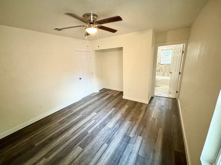 118 Tampa Ave #2 — Photo 5