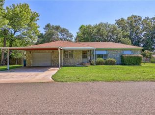 316 S Fox Dr, Midwest City, OK 73110
