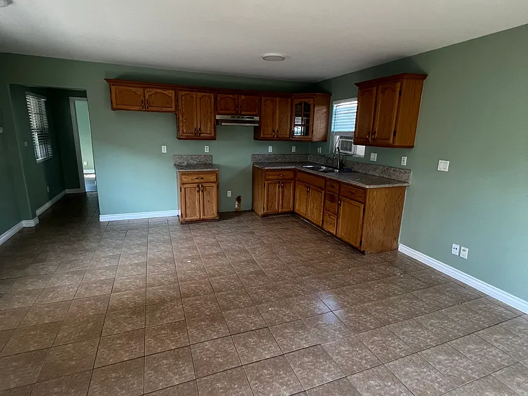 1253 W 55th St — Photo 3