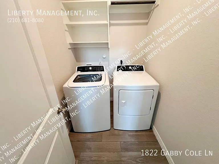 1822 Gabby Cole Ln — Photo 3