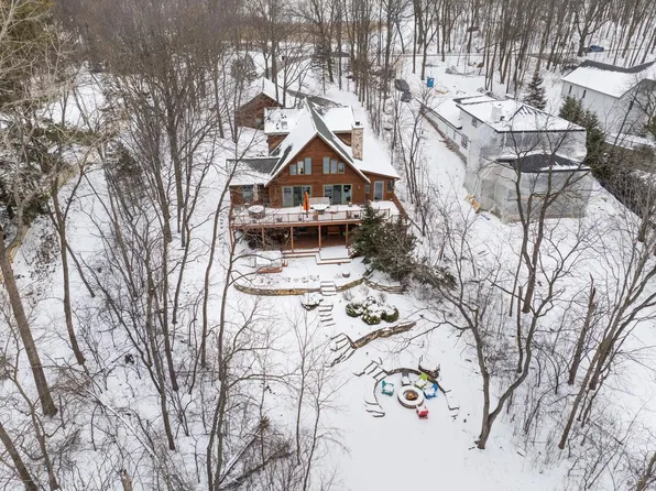 1360 East Friess Lake DRIVE, Hubertus, WI 53033