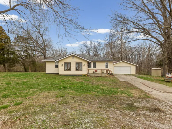 2429 Overbeck Ln, Centralia, IL 62801