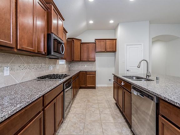 4th image of 28531 Pleasant Forest Dr