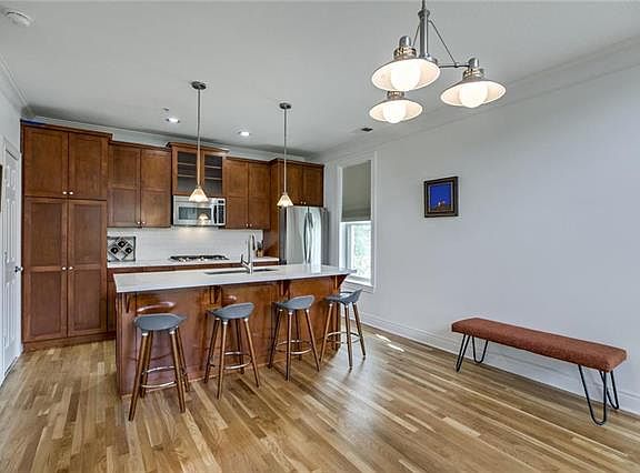 4th image of 2942 Walnut St