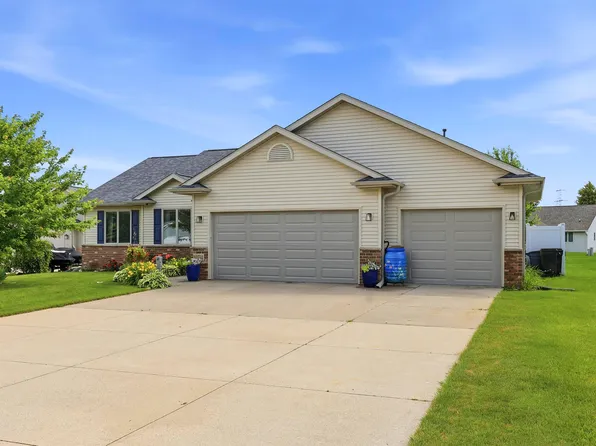 N1734 Hot Springs Ct, Greenville, WI 54942