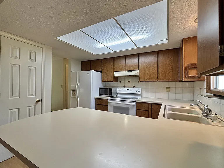 3820 E 21st Ave — Photo 13