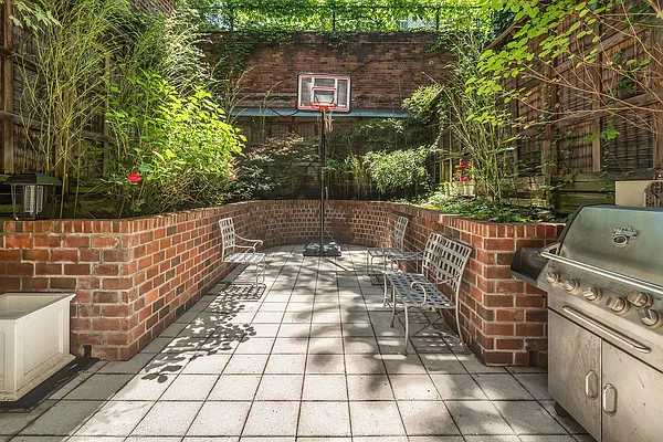 Rented by Coleman Real Estate Group | media 12