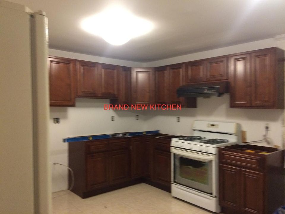2nd image of 1711 Grandin Ave