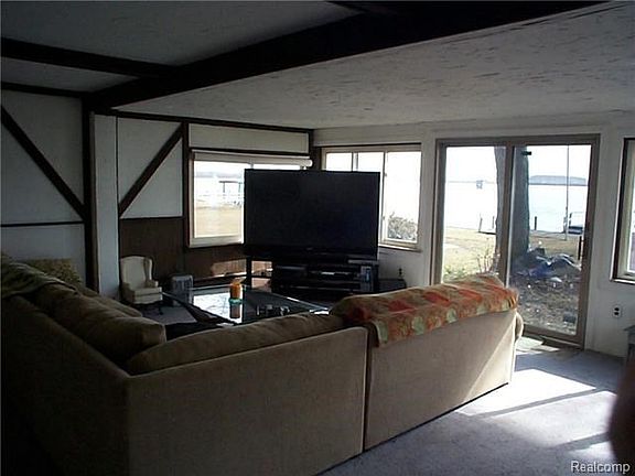 2nd image of 5099 Pointe Dr