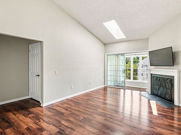 3rd image of 114 Prosperity Ave SE APT F