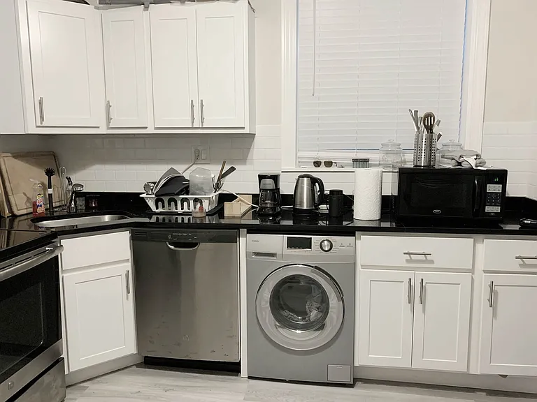 646 W Roscoe St #G — Photo 2