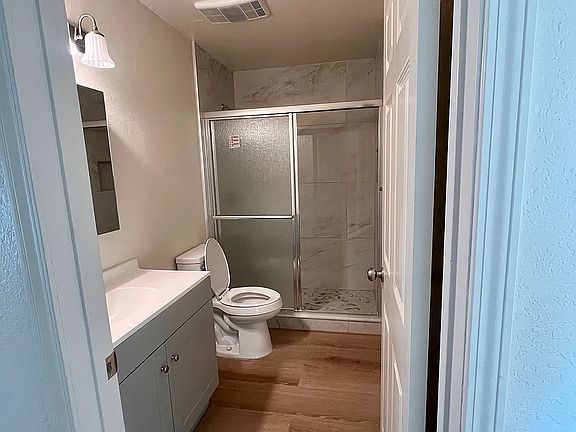 3rd image of 1829 Cherokee Dr Unit 4